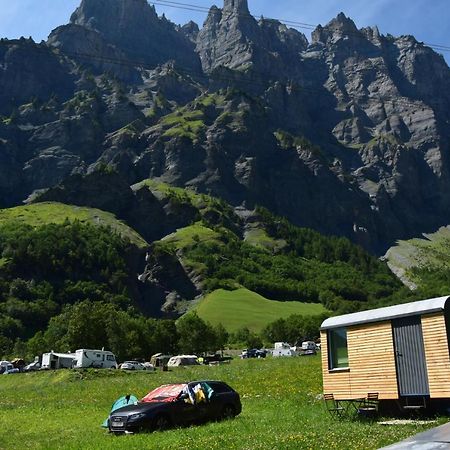 Campingplatz Mit Restaurant & Sportarena Лойкербад Экстерьер фото