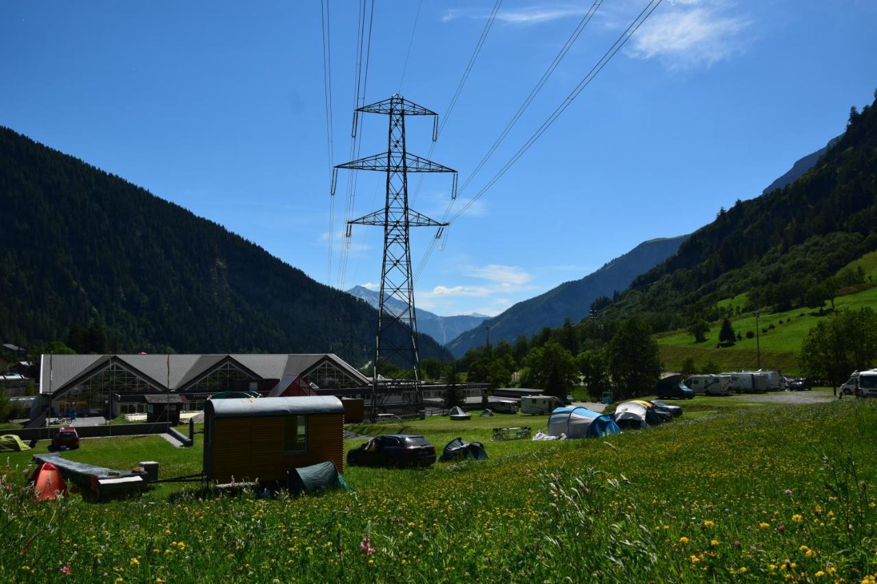 Campingplatz Mit Restaurant & Sportarena Лойкербад Экстерьер фото